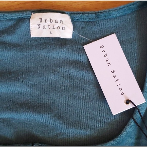 Urban Nation Velvet Crop Top with ScoopNeck size Large | LS Hook & Eye NWT - Picture 4 of 6